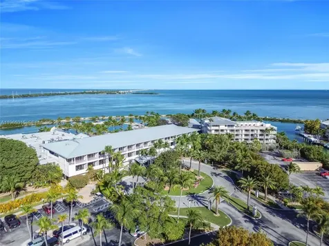 7026 Harbor Village Drive Duck FL 33050