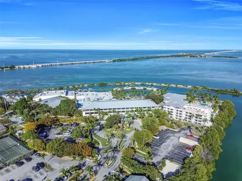 7026 Harbor Village Drive Duck FL 33050