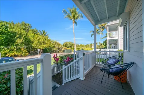 7026 Harbor Village Drive Duck FL 33050