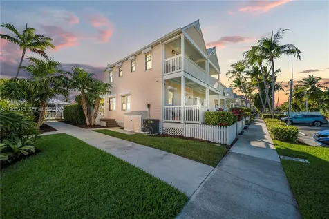 7026 Harbor Village Drive Duck FL 33050