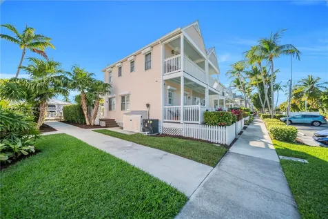 7026 Harbor Village Drive Duck FL 33050