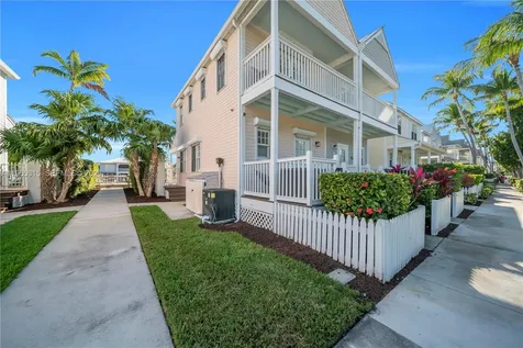 7026 Harbor Village Drive Duck FL 33050
