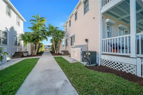 7026 Harbor Village Drive Duck FL 33050