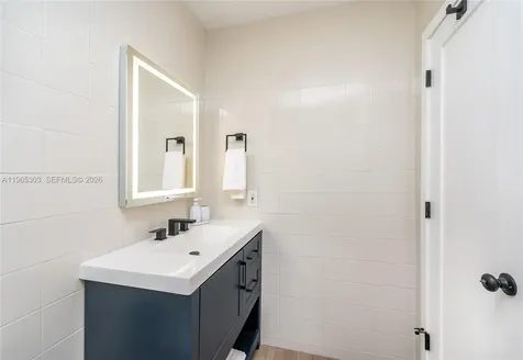 3321 NW 19th Terrace Miami FL 33125