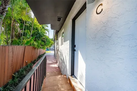 3321 NW 19th Terrace Miami FL 33125