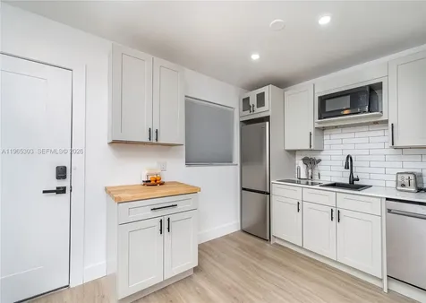 3321 NW 19th Terrace Miami FL 33125