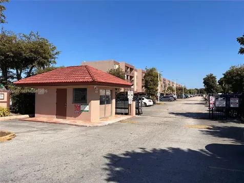 1900 W 68th Street Hialeah FL 33014