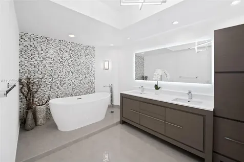 21150 NE 38 Avenue Aventura FL 33180