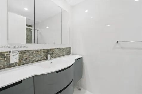 21150 NE 38 Avenue Aventura FL 33180
