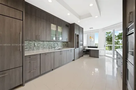 21150 NE 38 Avenue Aventura FL 33180