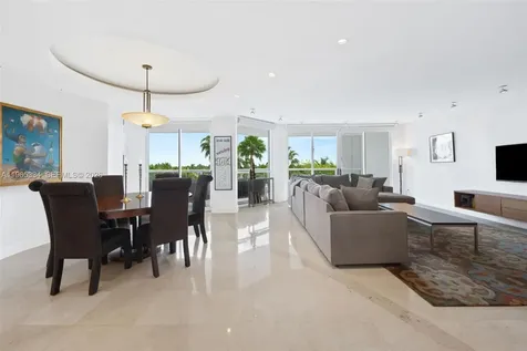 21150 NE 38 Avenue Aventura FL 33180