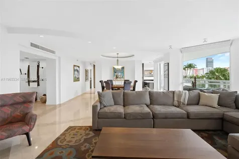 21150 NE 38 Avenue Aventura FL 33180