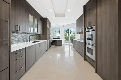 21150 NE 38 Avenue Aventura FL 33180