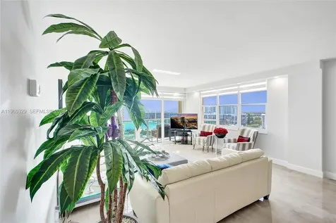 2501 S Ocean Drive Hollywood FL 33019
