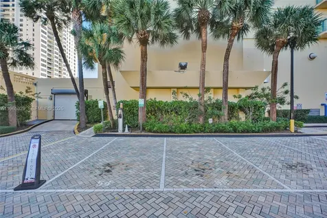 2501 S Ocean Drive Hollywood FL 33019