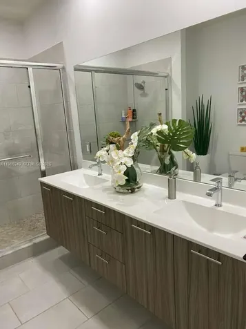 4636 NW 84th Avenue Doral FL 33166