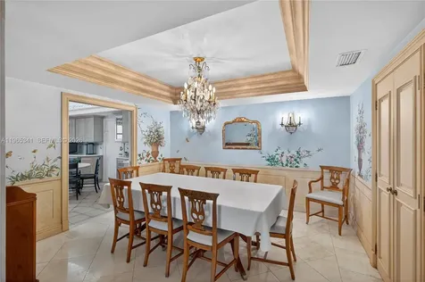5001 Collins Avenue Miami Beach FL 33140