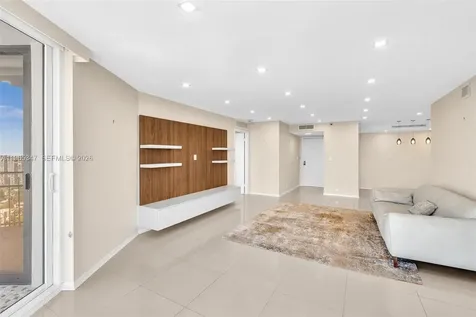 4000 Towerside Terrace Miami FL 33138