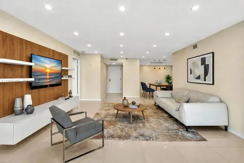 4000 Towerside Terrace Miami FL 33138