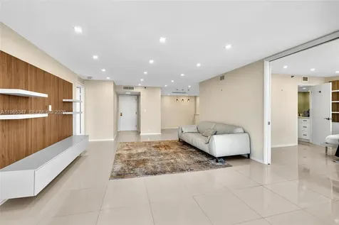 4000 Towerside Terrace Miami FL 33138