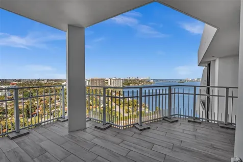 4000 Towerside Terrace Miami FL 33138