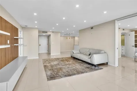 4000 Towerside Terrace Miami FL 33138