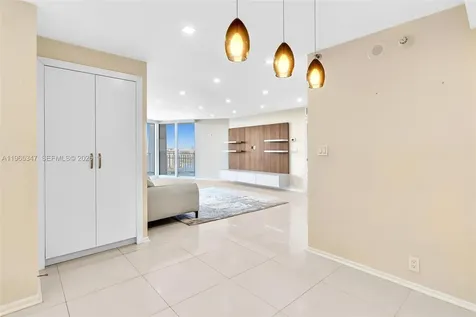 4000 Towerside Terrace Miami FL 33138
