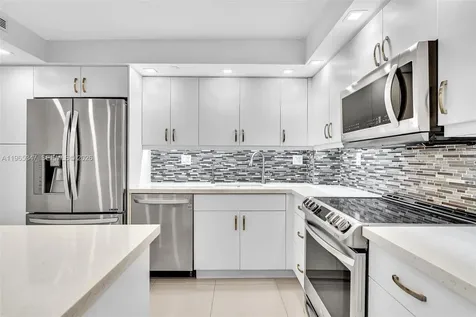 4000 Towerside Terrace Miami FL 33138