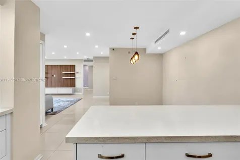 4000 Towerside Terrace Miami FL 33138