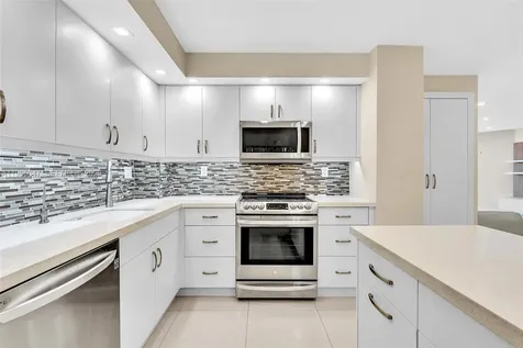 4000 Towerside Terrace Miami FL 33138