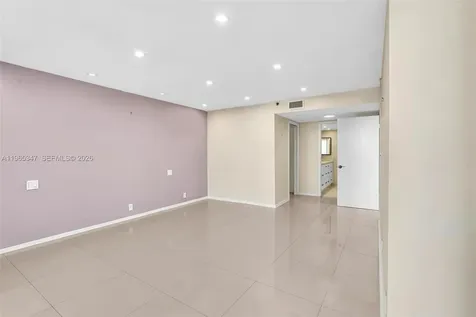 4000 Towerside Terrace Miami FL 33138