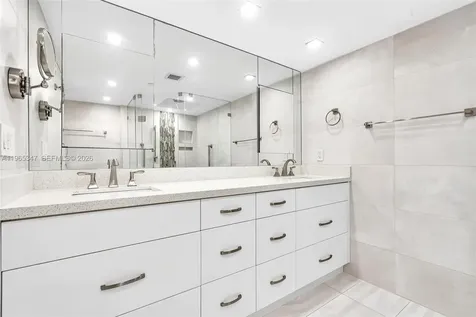 4000 Towerside Terrace Miami FL 33138