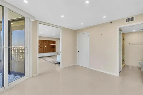 4000 Towerside Terrace Miami FL 33138