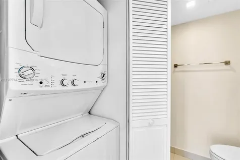 4000 Towerside Terrace Miami FL 33138