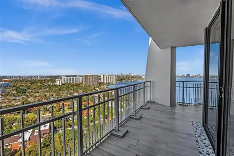 4000 Towerside Terrace Miami FL 33138