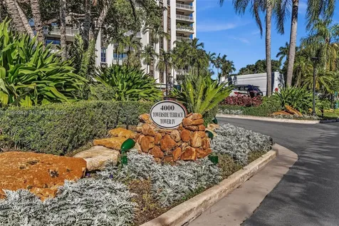4000 Towerside Terrace Miami FL 33138