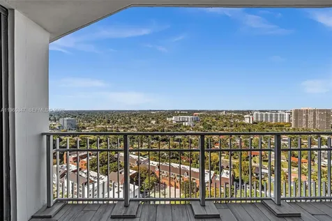 4000 Towerside Terrace Miami FL 33138