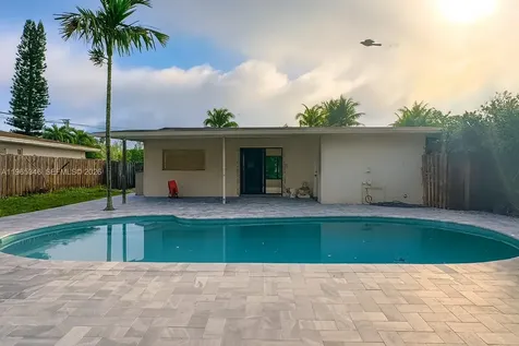 4671 SW 43rd Terrace Dania Beach FL 33314
