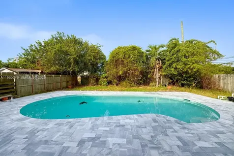 4671 SW 43rd Terrace Dania Beach FL 33314