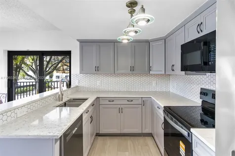 4705 SW 62nd Avenue Davie FL 33314