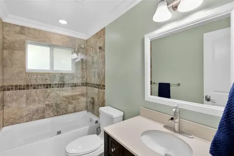 1910 NW 41st Street Oakland Park FL 33309
