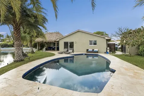 1910 NW 41st Street Oakland Park FL 33309