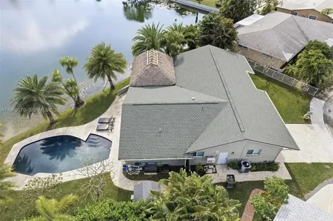 1910 NW 41st Street Oakland Park FL 33309