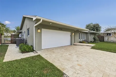 1910 NW 41st Street Oakland Park FL 33309