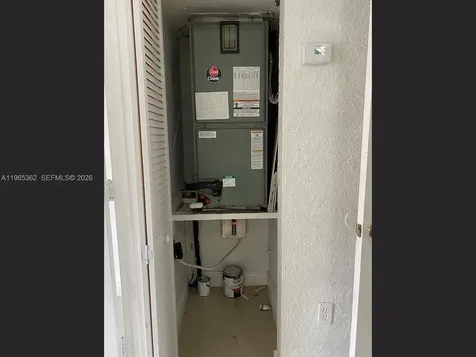 8031 NW 8th Street Miami FL 33126