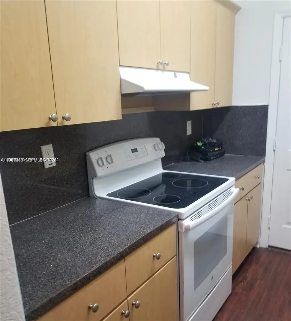 941 NE 169th Street North Miami Beach FL 33162