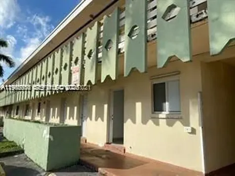 941 NE 169th Street North Miami Beach FL 33162