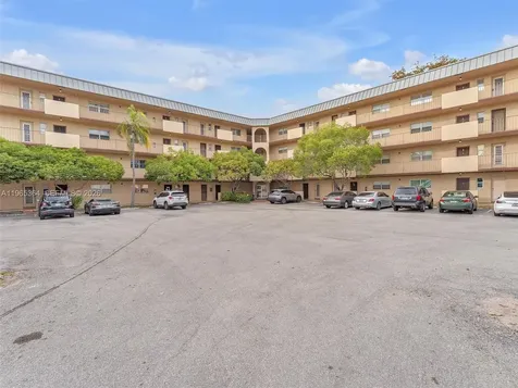 6201 N Falls Cir Drive Lauderhill FL 33319