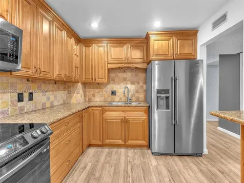 6201 N Falls Cir Drive Lauderhill FL 33319