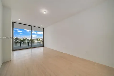 5 Grove Isle Drive Miami FL 33133
